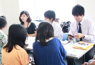 個別学校相談ブースの様子