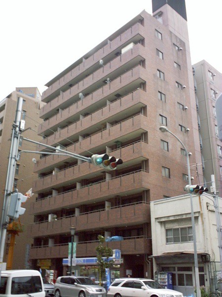 購入した２室目の部屋があったマンション＝2005年、撮影・橋本正人