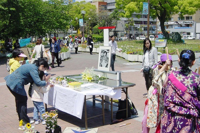 2010年5月3日の「小尻記者追悼・青空表現市」より