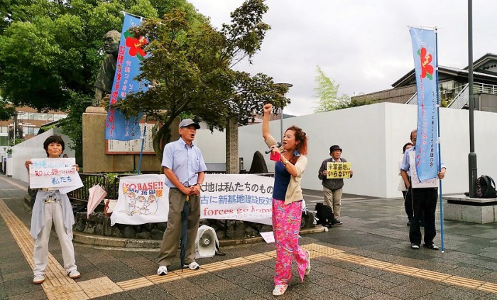 川口真由美さん　ホームグランドの京都で今日も声をあげます＝撮影・松中みどり