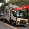 2016年7月11日の高江 選挙が終わった翌朝の6時、資材搬入の大型工事車両が入るところ＝Makoto YasuさんのFacebookページより