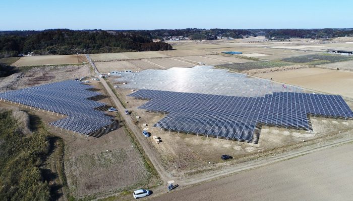 建設中の「匝瑳メガソーラーシェアリング第一発電所」＝ソーラーシェアリング収穫祭ホームページより