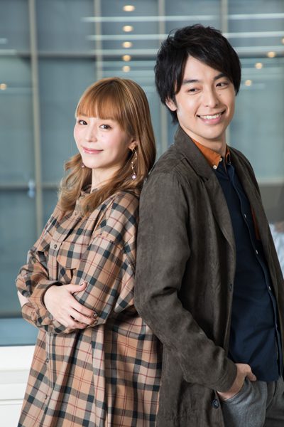 海宝直人さん（右）と平野綾さん（左）＝撮影・岩村美佳