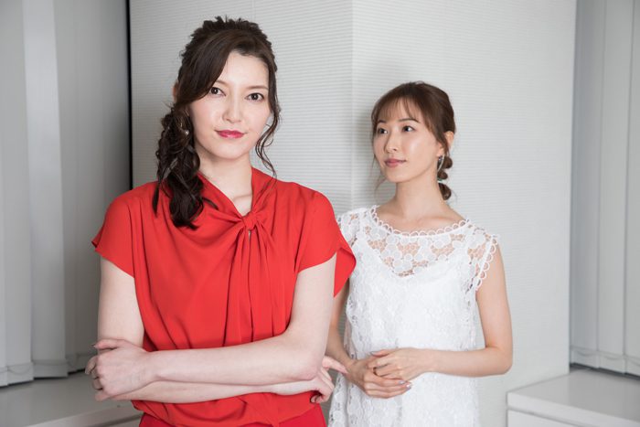 朝夏まなとさん（左）と実咲凜音さん（右）＝撮影・岩村美佳