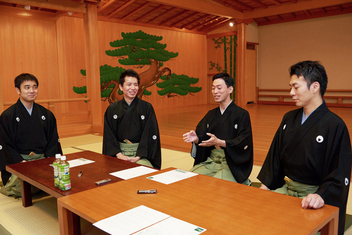 （写真左から）飯田豪さん、岡聡史さん、中村修一さん、内藤連さん＝撮影・NORI