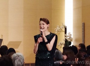昨年の「姿月あさとバースデーライブ」より＝2015年3月15日、大阪 逸翁美術館 マグノリアホールで