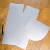 1.PP（ポリプロピレン）シートを、鎧の形に切り出します。＝撮影・Lapis