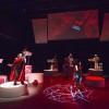 世田谷パブリックシアター「せたがやこどもプロジェクト2016≪ステージ編≫ 音楽劇『兵士の物語』」より＝撮影：引地信彦