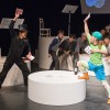 世田谷パブリックシアター「せたがやこどもプロジェクト2016≪ステージ編≫ 音楽劇『兵士の物語』」より＝撮影：引地信彦