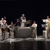 世田谷パブリックシアター「せたがやこどもプロジェクト2016≪ステージ編≫ 音楽劇『兵士の物語』」より＝撮影：引地信彦