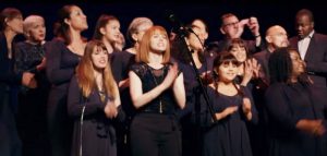 YouTube「Philips Breathless Choir」より（https://youtu.be/3WOJJ7NMJ80）
