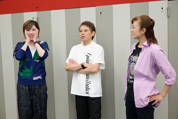 （写真右から）北翔海莉さん、玉野和紀さん、留依まきせさん＝撮影：NORI