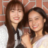（写真左から）華優希さん、清水美依紗さん=撮影・岩村美佳
