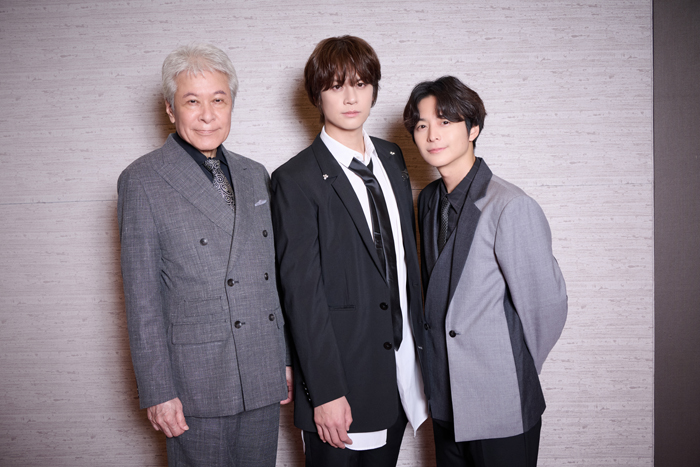 (写真左から)鹿賀丈史さん、浦井健治さん、小池徹平さん=撮影・NORI