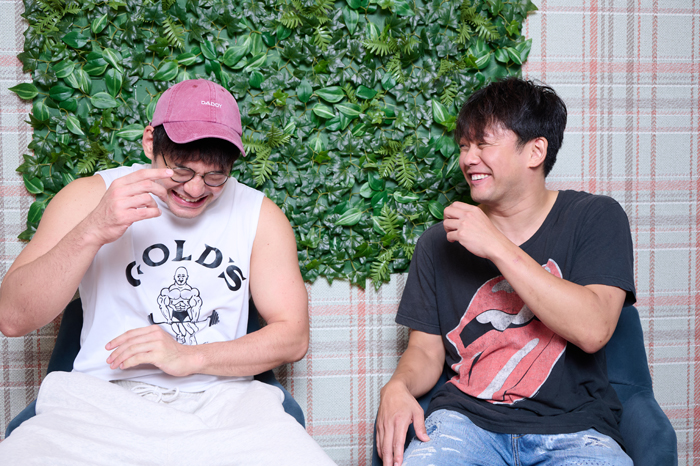 (写真右から)藤岡正明さん、spiさん=撮影・NORI