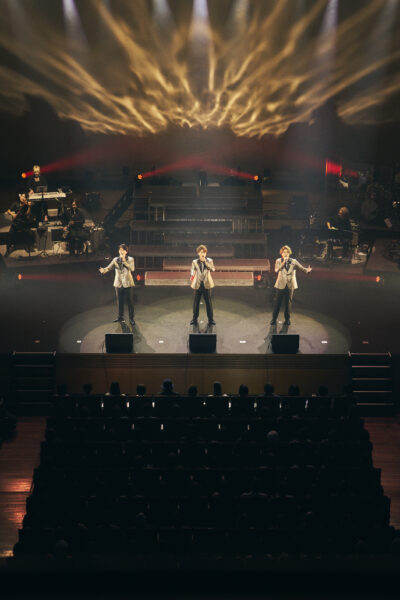 (写真左から)宮原浩暢さん、日野真一郎さん、佐藤隆紀さん