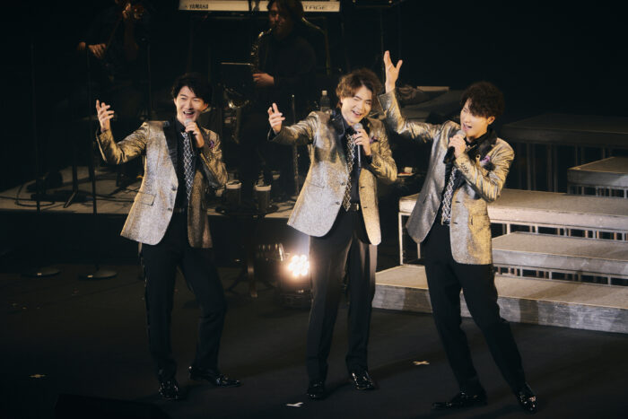 (写真左から)宮原浩暢さん、佐藤隆紀さん、日野真一郎さん