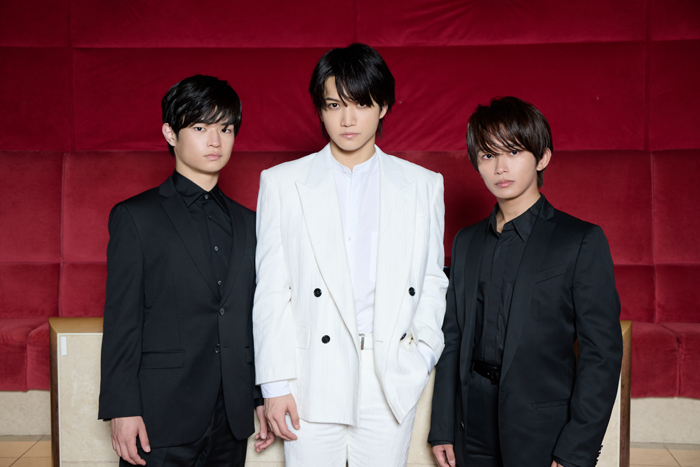 （写真右から）加藤清史郎さん、三浦宏規さん、渡邉蒼さん＝撮影・NORI
